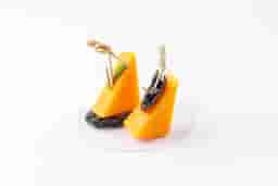 Канапе с сыром Чеддер и черносливом 