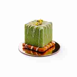 Мусс с малиной и фисташками