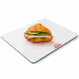 Мини-круассан с пастрамой и огурцом