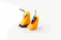 Канапе с сыром Чеддер и черносливом