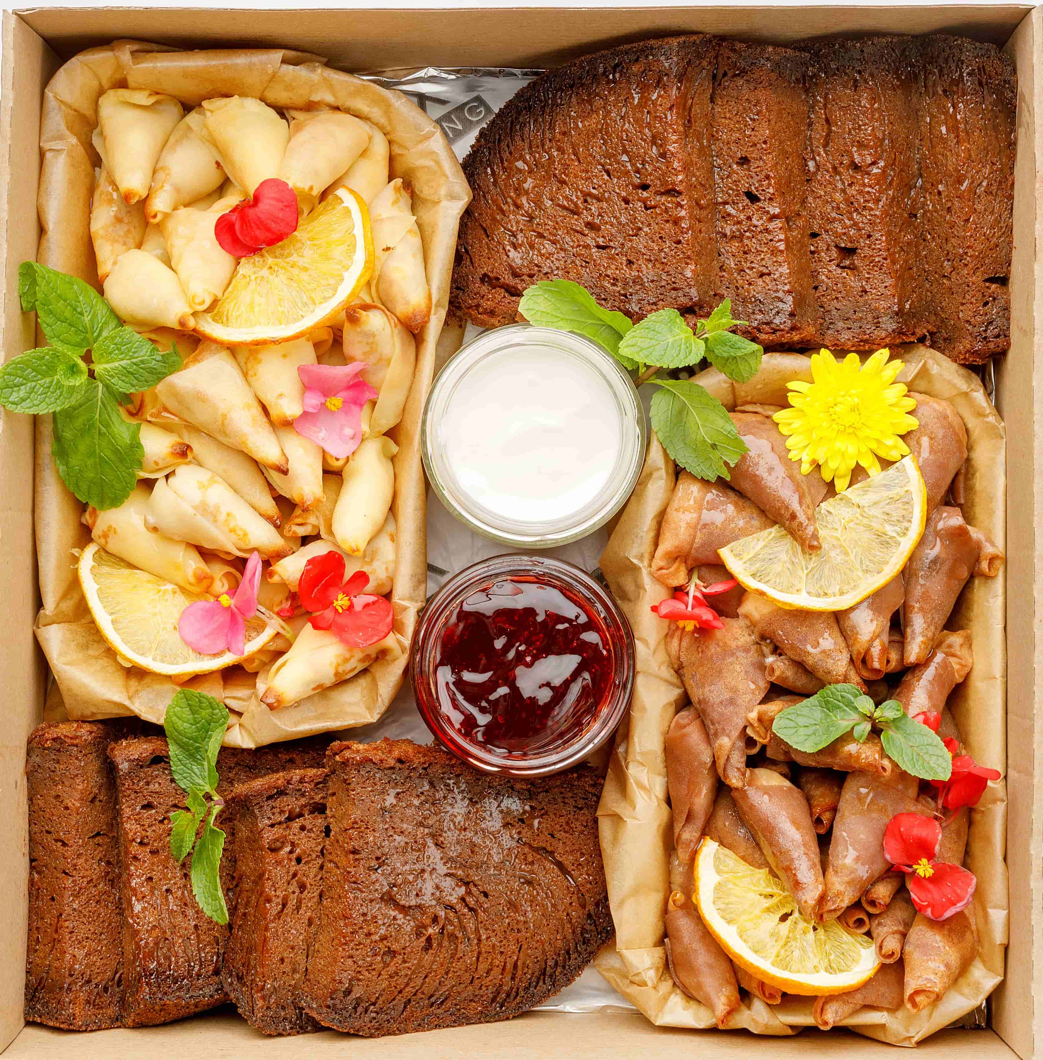 Christmas Traditional Sweets Smart Box